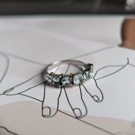 Серебряное кольцо с топазом 1.85ct