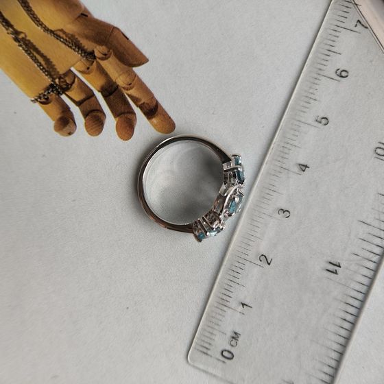 Серебряное кольцо с топазом Лондон Блю 1.007ct