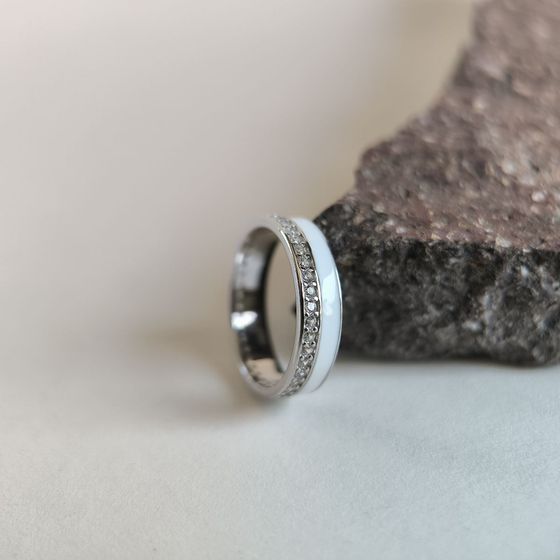 Серебряное кольцо с фианитами, емаллю