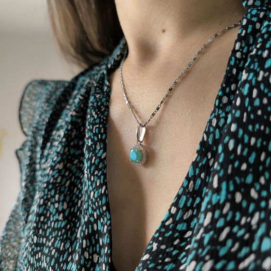 Серебряная подвеска с изумрудом, фианитами