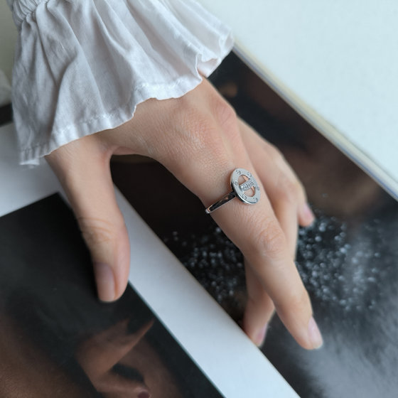 Серебряное кольцо с фианитами 0.14ct