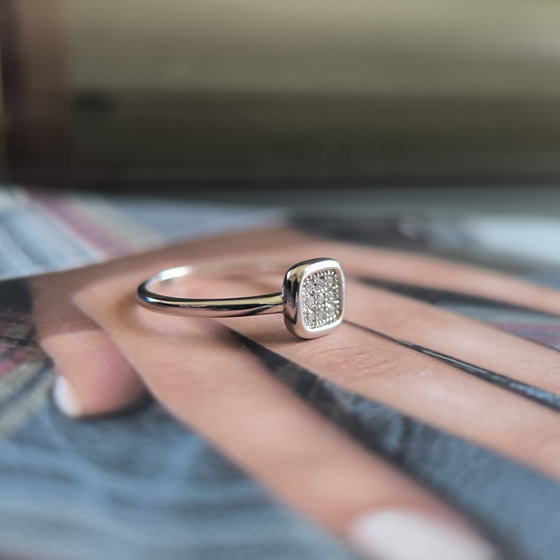 Серебряное кольцо с фианитами