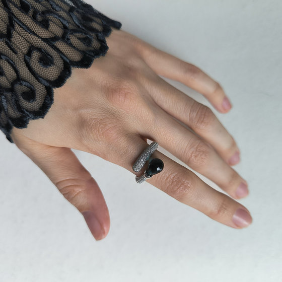 Серебряное кольцо с топазом Лондон Блю 4.166ct, фианитами