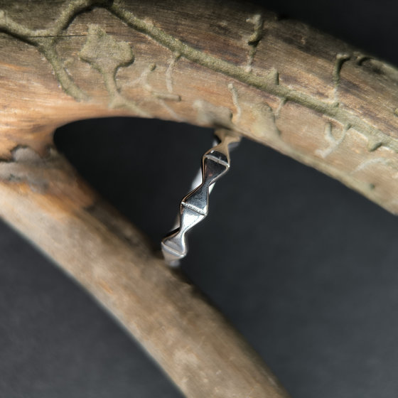 Серебряное кольцо без камней