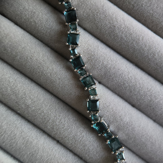 Серебряный браслет с топазом Лондон Блю 10.246ct