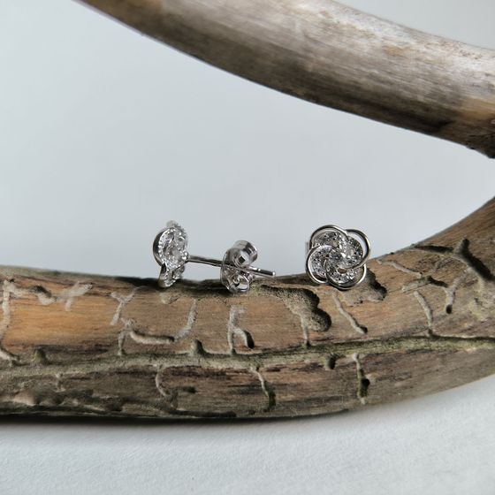 Серебряные серьги с фианитами