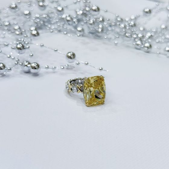 Серебряное кольцо с фианитами