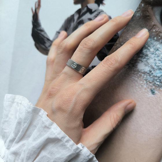 Серебряное кольцо без камней