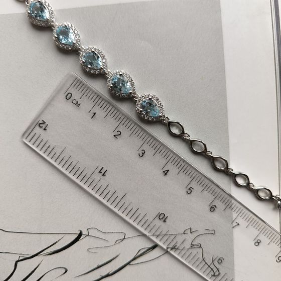 Серебряный браслет с топазом 5.628ct