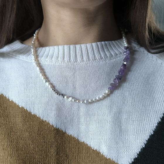 Серебряное колье с жемчугом барочным, аметистом