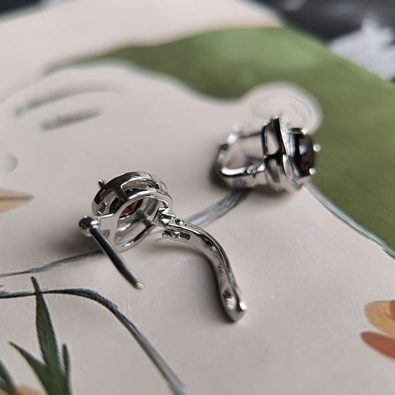 Серебряные серьги с гранатом 3.047ct