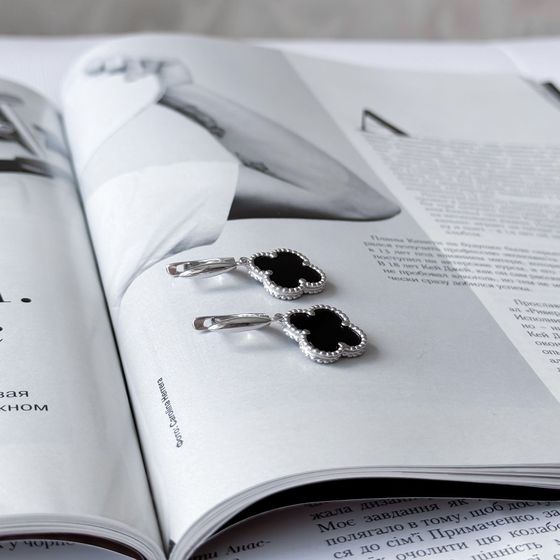 Серебряные серьги с ониксом