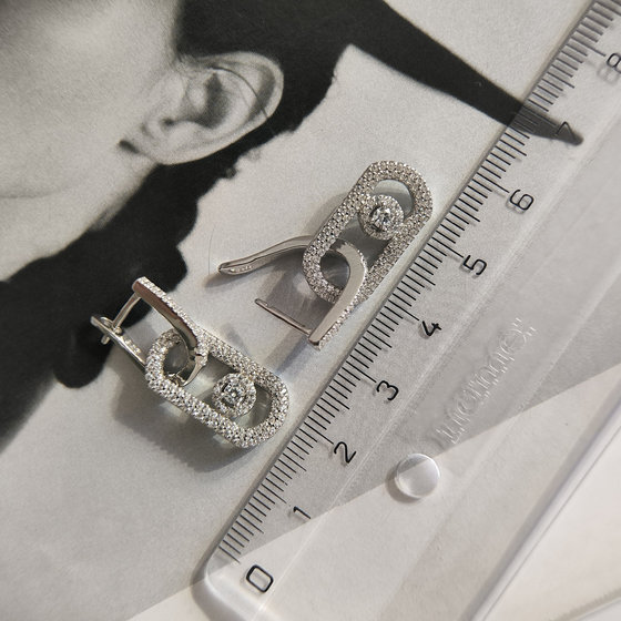 Серебряные серьги с фианитами