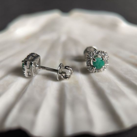 Серебряные серьги с изумрудом, фианитами