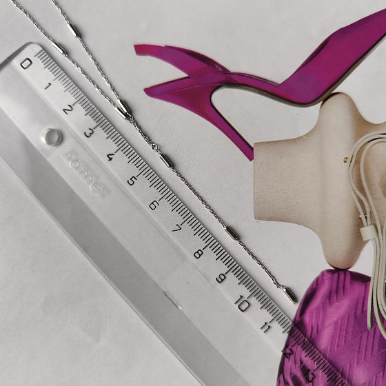 Серебряное колье без камней