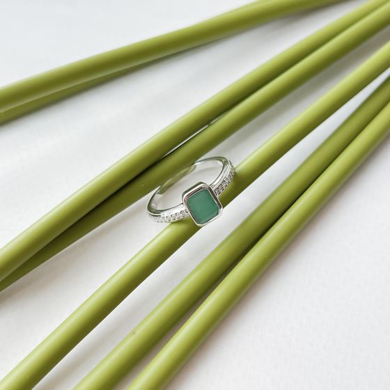 Серебряное кольцо с изумрудом 1.12ct