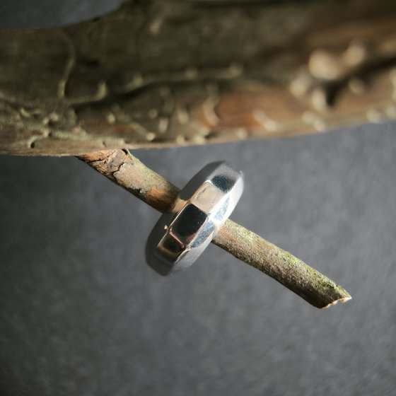 Серебряное кольцо без камней