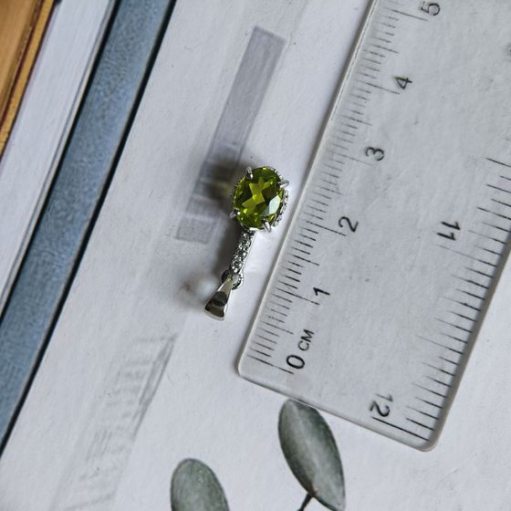 Серебряная подвеска с хризолітом 1.755ct