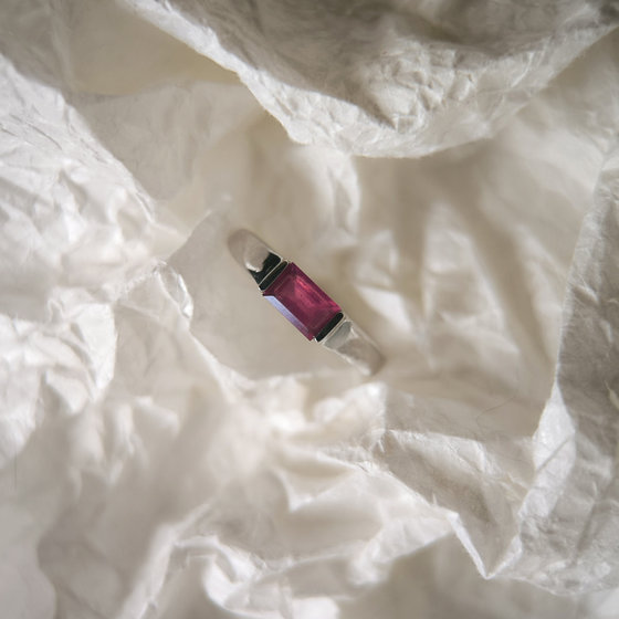Серебряное кольцо с рубином 0.813ct