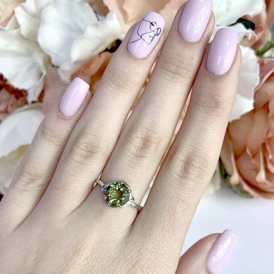 Серебряное кольцо с султанитом 1.863ct