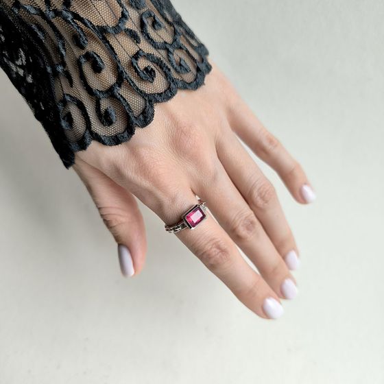 Серебряное кольцо с рубином 2.157ct