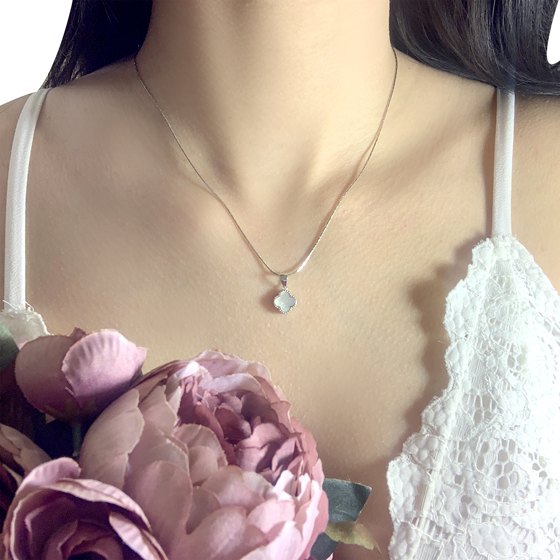 Серебряная подвеска с перламутром