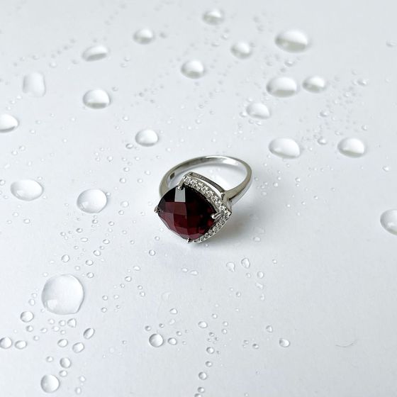 Серебряное кольцо с гранатом 5.38ct