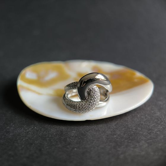 Серебряное кольцо с фианитами Серебряное кольцо с фианитами