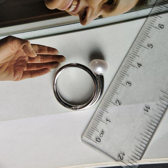 Серебряное кольцо с жемчугом Серебряное кольцо с жемчугом