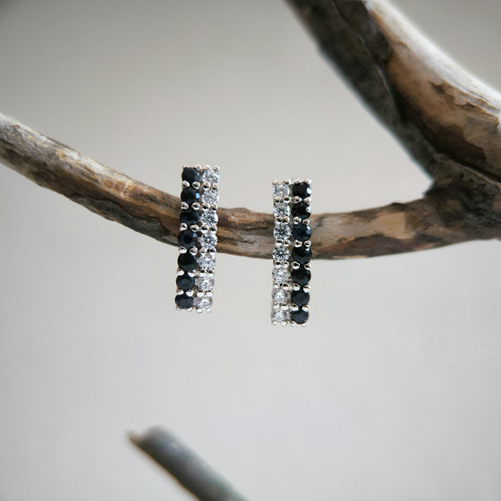 Серебряные серьги с сапфиром 1.434ct, фианитами