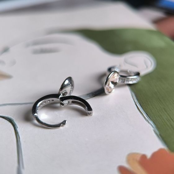 Серебряные серьги с фианитами Серебряные серьги с фианитами