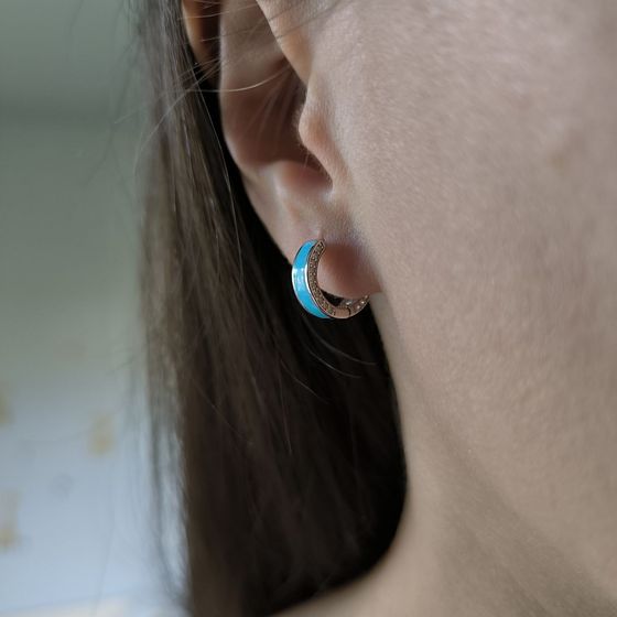 Серебряные серьги с фианитами, емаллю