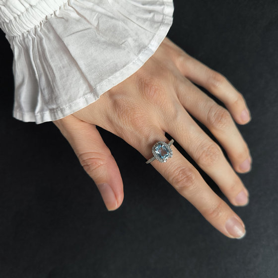 Серебряные серьги с топазом 4.307ct, фианитами